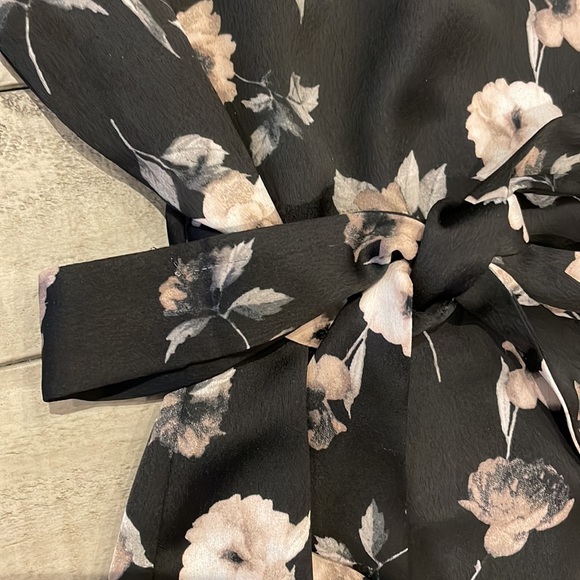 Black Floral XXS Women’s Tunic - Picture 4 of 5